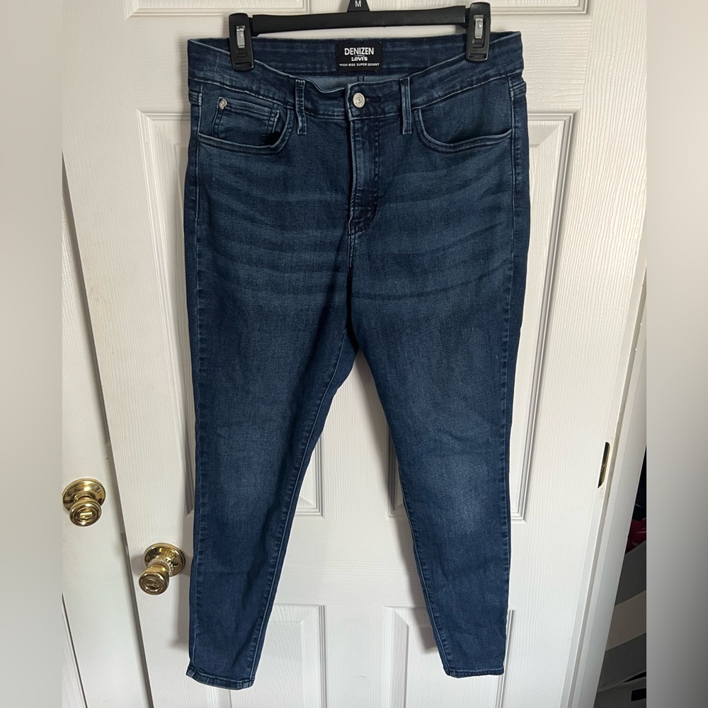 LEVIS Highrise Super Skinny Jean